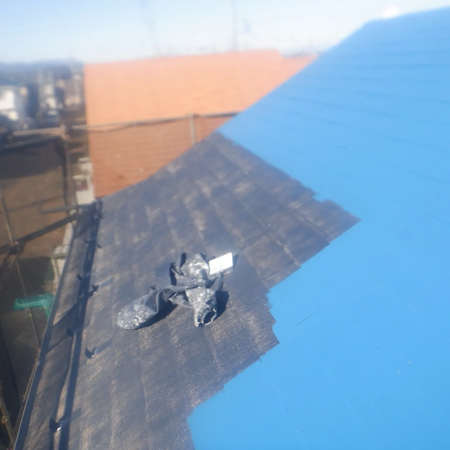 入間市扇台で、お客様のお家の屋根の塗装作業をしました！初めに...