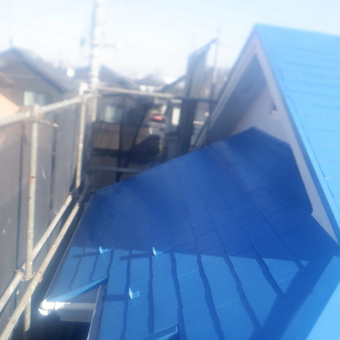 入間市扇台で、お客様のお家の屋根の塗装作業をしました！初めに...
